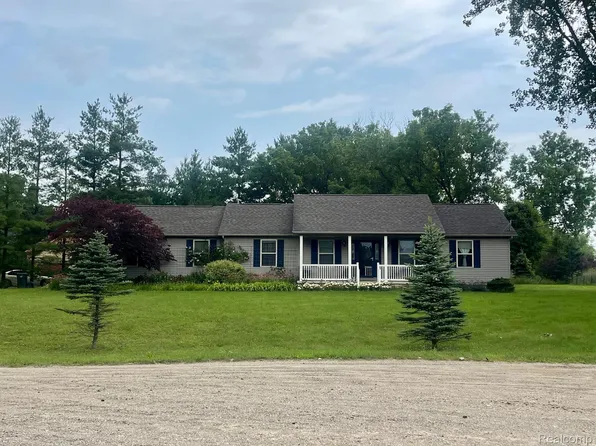 612 East Dr, Imlay City, MI 48444