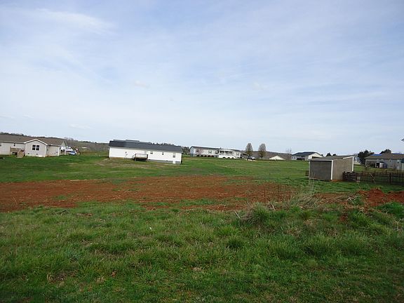5th image of Five Oaks Dr