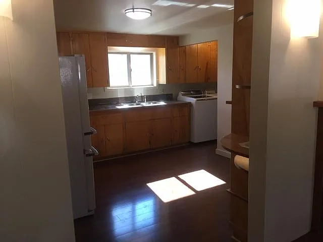 Heading into kitchen from living area.
