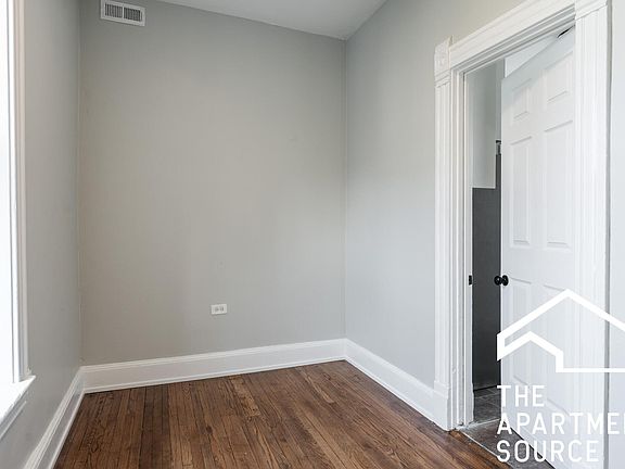 5th image of 844 N Francisco Ave #1001