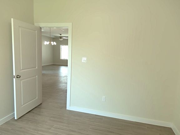 4th image of 5928 Heather Loop