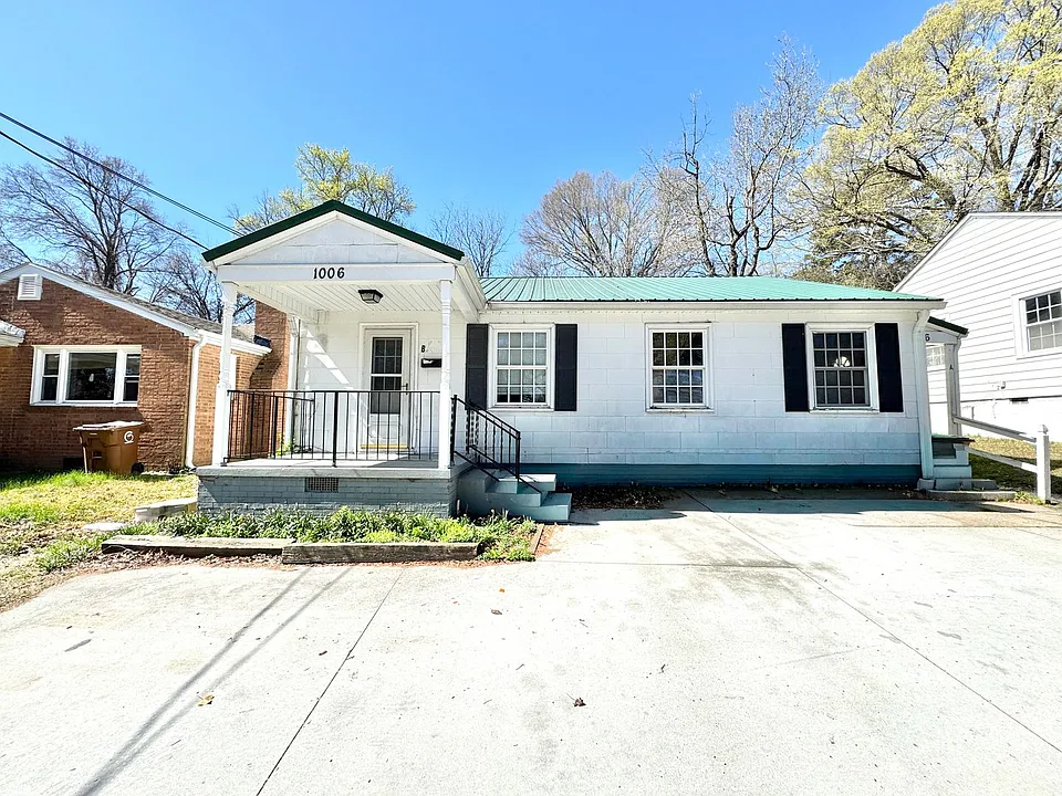 1006 E Side Dr