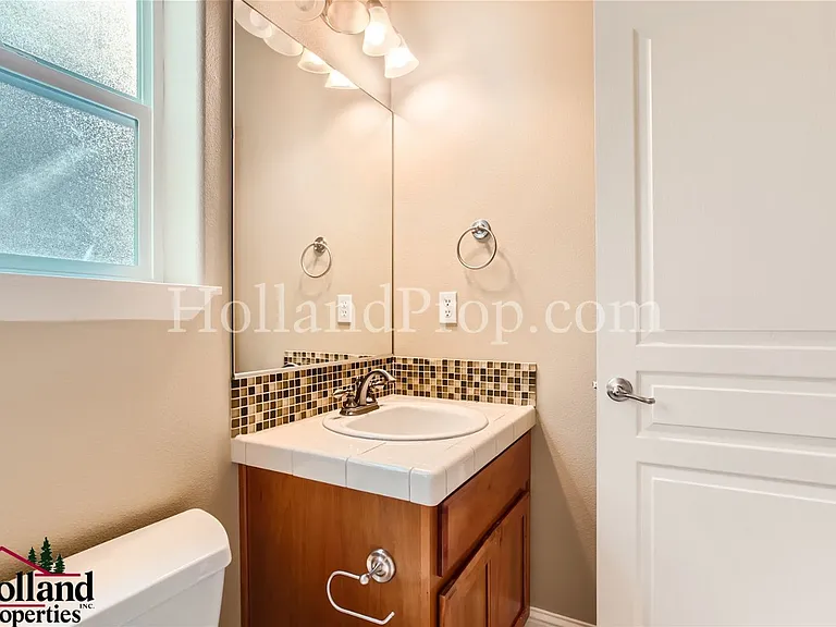 342 NW Malia Ln — Photo 16