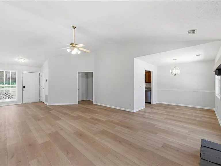 201 Colony Springs Dr — Photo 22