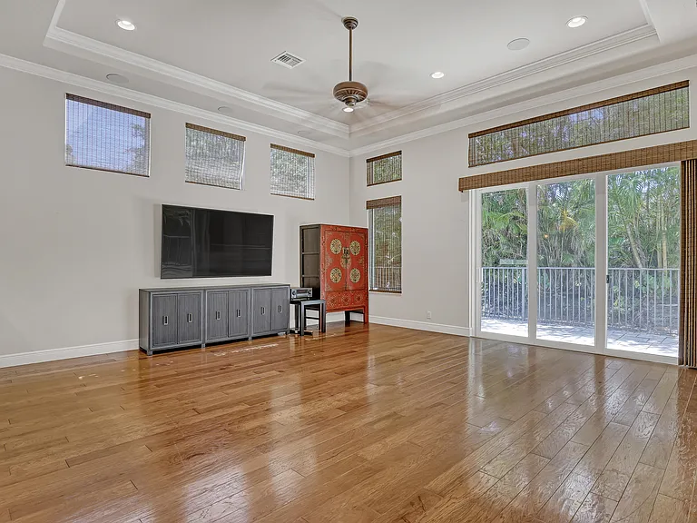 6464 Bellamalfi St — Photo 22