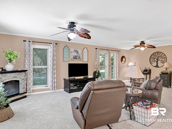 3rd image of 7360 Huckleberry Ln