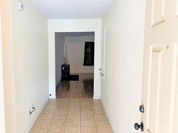 3rd image of 1401 Nina Dr