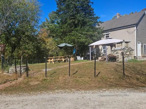 23 Clark St, Medway, MA 02053