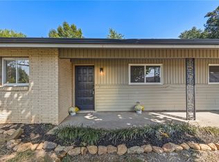 10714 Viney Grove Rd, Prairie Grove, AR 72753