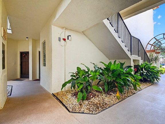3rd image of 5099 Splendido Court #G