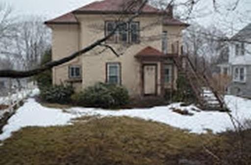 2nd image of 50 Lincoln St