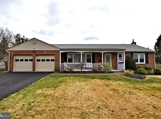 259 Sweetbriar Dr, Warminster, PA