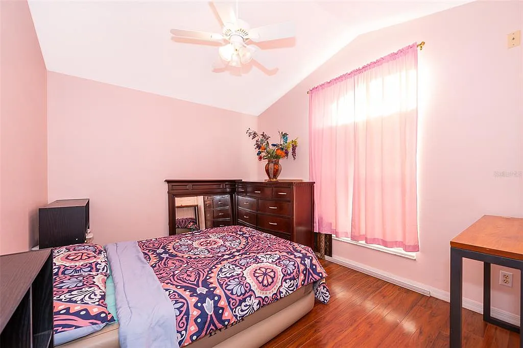 4 bed, 2.0 bath, 2056 sqft, $2,700 — Photo 3