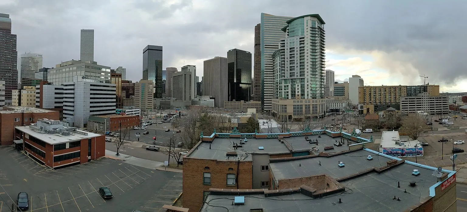 Gorgeous New 7th Floor Condo! City Views, Garage + All Utilities Incl. — Photo 4