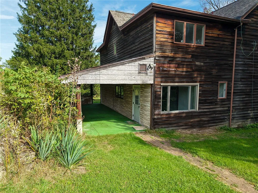5 bed, 2448 sqft, $2,600 — Photo 4
