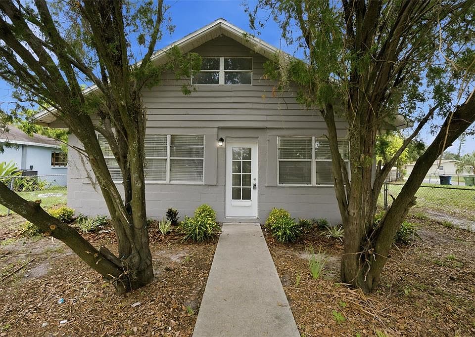 1st image of 2425 9TH AVENUE E