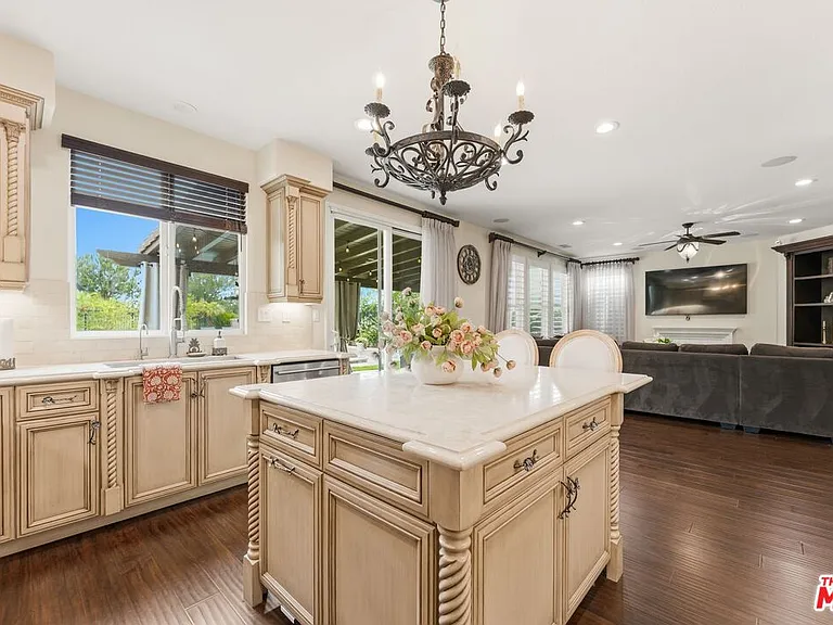 11564 Apulia Ct — Photo 17
