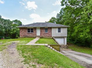 1621 Oak View Dr, Holts Summit, MO 65043
