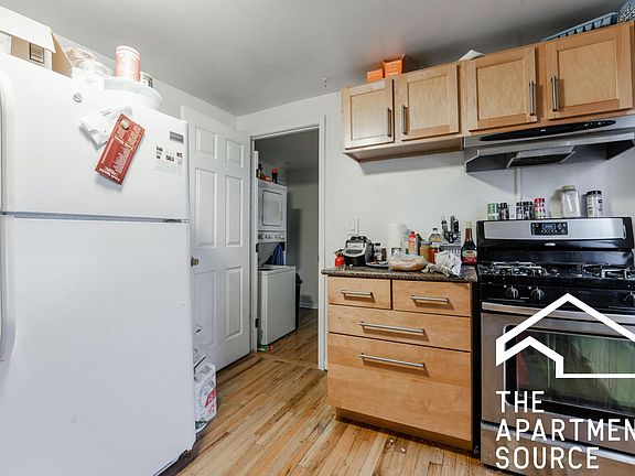 2nd image of 1252 N Greenview Ave #940jcp5j1