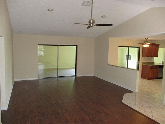 3rd image of 11050 Cypress Run Cir