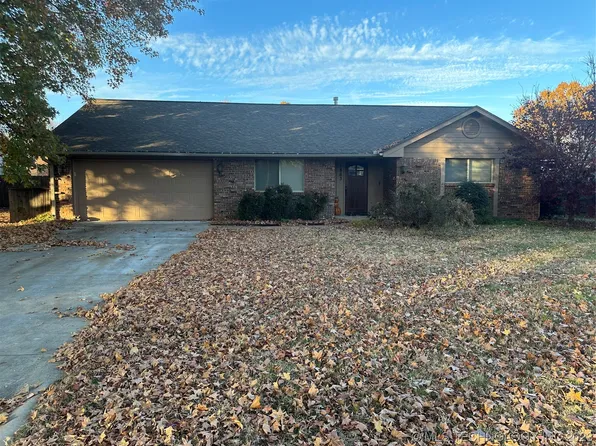 1863 E 57th Pl, Tulsa, OK 74105