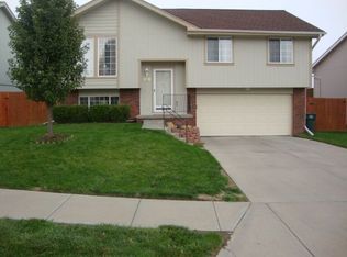 8521 Potter St, Omaha, NE 68122