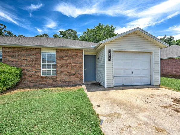 1656 N Boxley Ave, Fayetteville, AR 72704