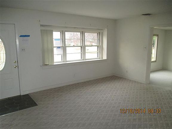 3rd image of 1704 N Battery Dr