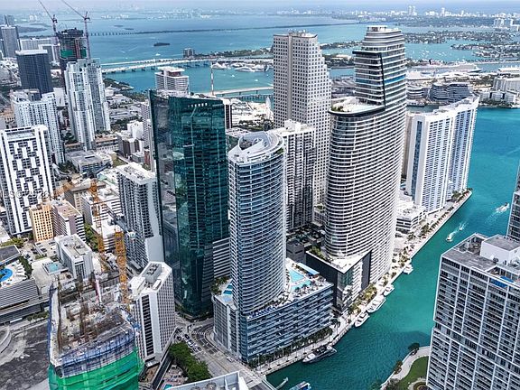 3rd image of 200 Biscayne Boulevard Way APT 3311