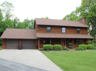 405 Ellison St, Carlinville, IL 62626