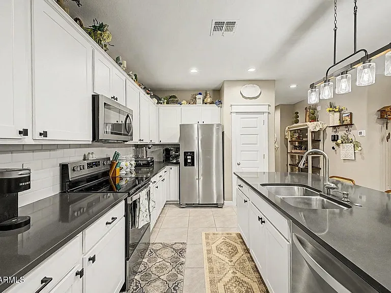 24054 W Verlea Dr — Photo 15