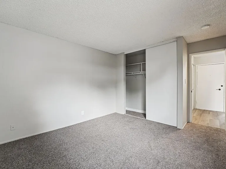 The Valley Apartments — Photo 29