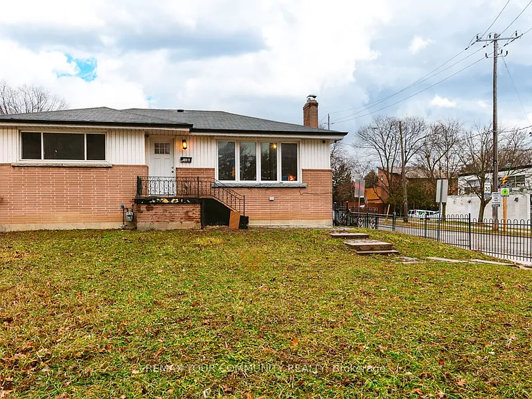 240 Markham Rd #MAIN FLOOR — Photo 1