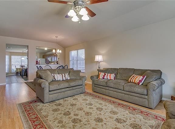 4th image of 2331 Fieldcrest Dr
