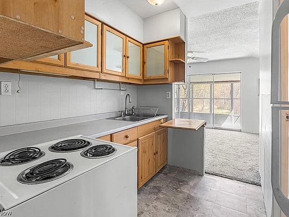 5th image of 5485 South Ave APT B