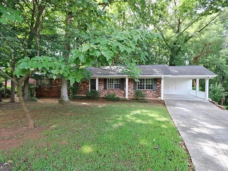 4215 Fawn Ln SE — Photo 1