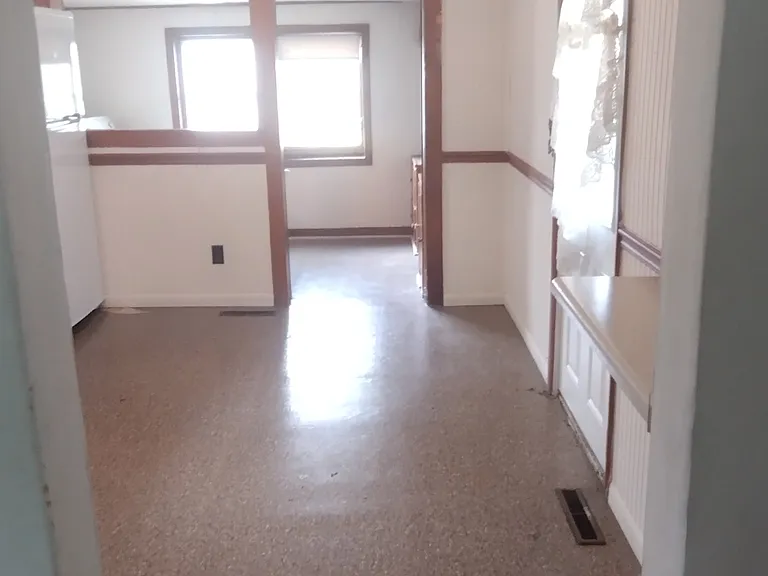 924 Kearney St — Photo 8