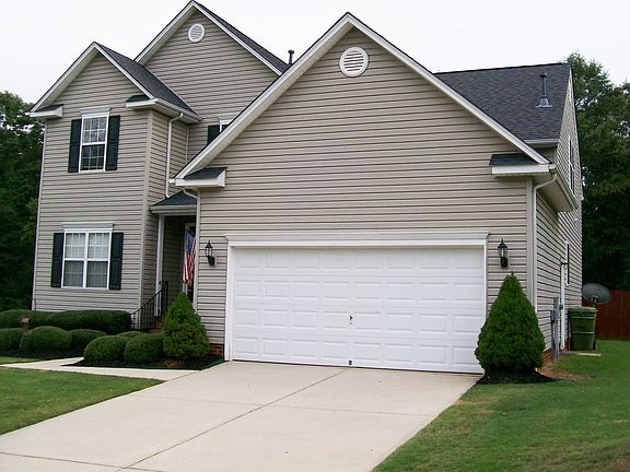 2nd image of 384 Woodsberry Shoals Dr