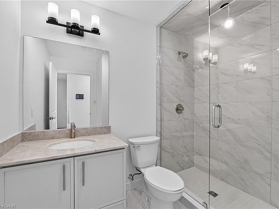4th image of 461 Green Rd #709