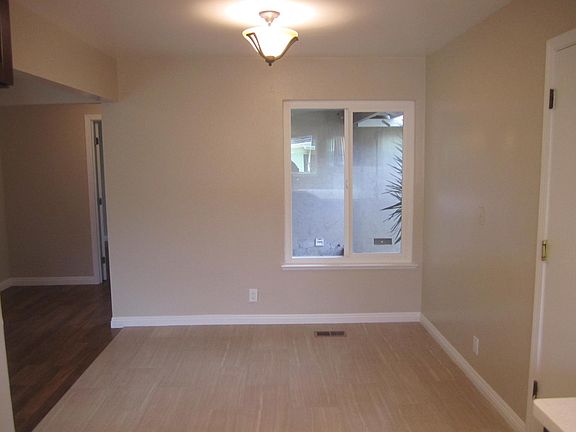 5th image of 874 E Evelyn Ave