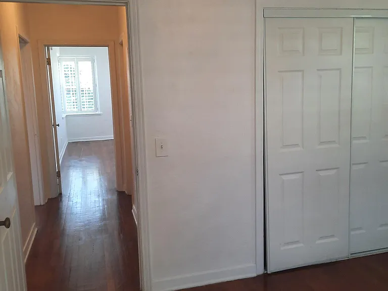 512 Phoenix Ave — Photo 7