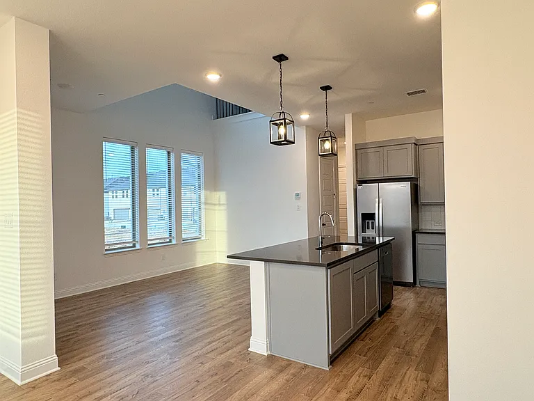 2528 Brunswick Way — Photo 36
