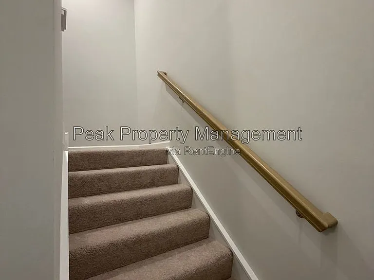 227 Brattice Dr — Photo 4