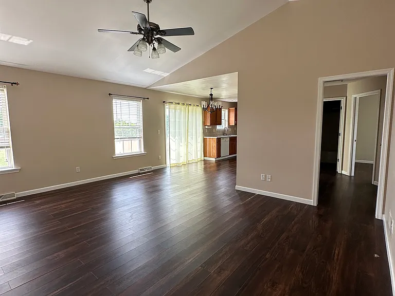 41 Springbrook Dr — Photo 3