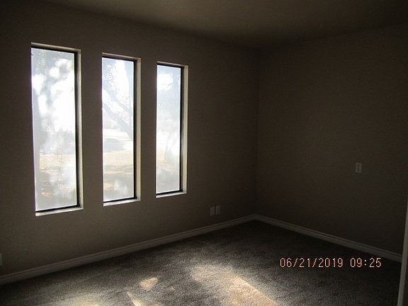 5th image of 608 N Avenue C