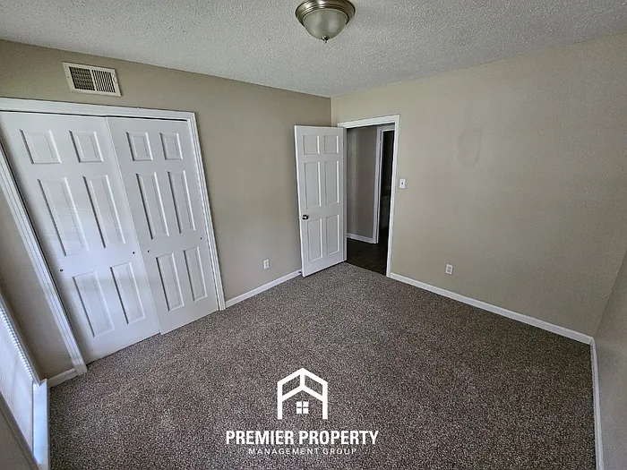 6329 Ridge Manor Dr — Photo 19