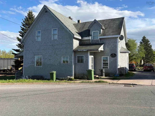 11 Acadia Ave, Stellarton, NS B0K 1S0