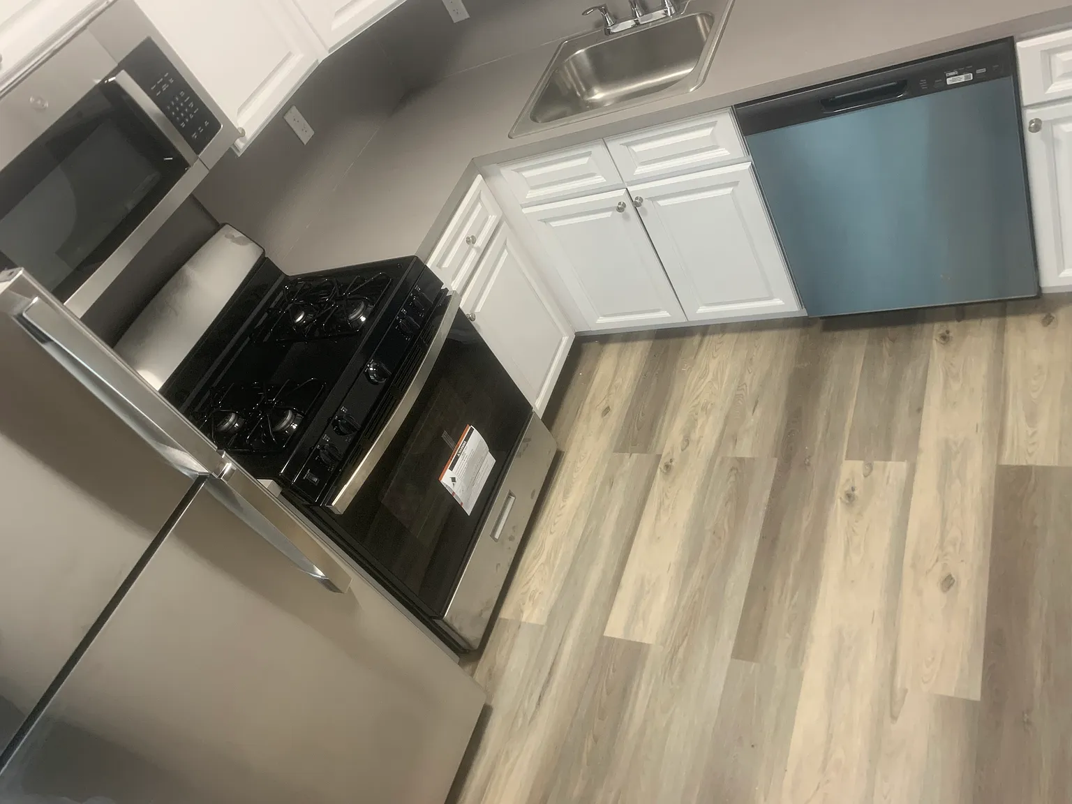 2 bed, $2,850 — Photo 1