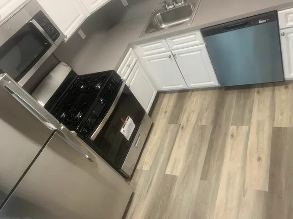 226-15 69th Ave #B, Oakland Gardens, NY 11364