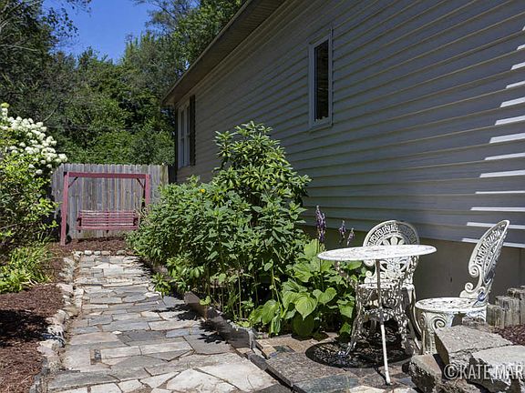 3rd image of 1609 Jerome St
